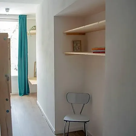 Barbarossa Hostel *